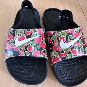 Nike flip-flop sandals size 10c